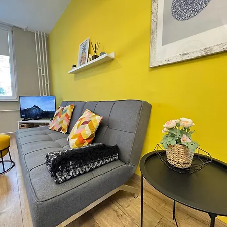 アパート Lazur First Line *